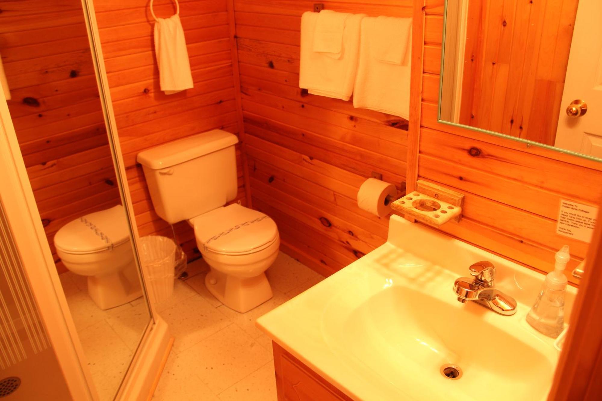 Hidden Acres Cottages Cavendish Bilik gambar